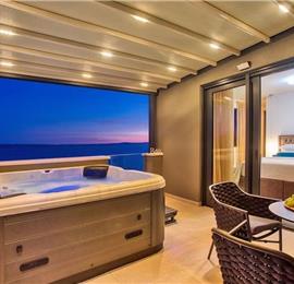 4-Bedroom Villa with heated pool and sea view, near Podstrana, sleeps 8